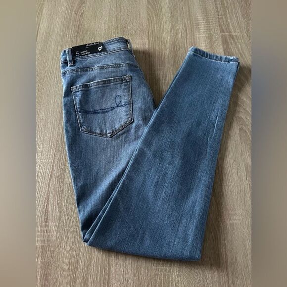 NWT β¦ DEREK HEART βSize:β5β Skinny Mid Rise Jeans - Picture 2 of 9